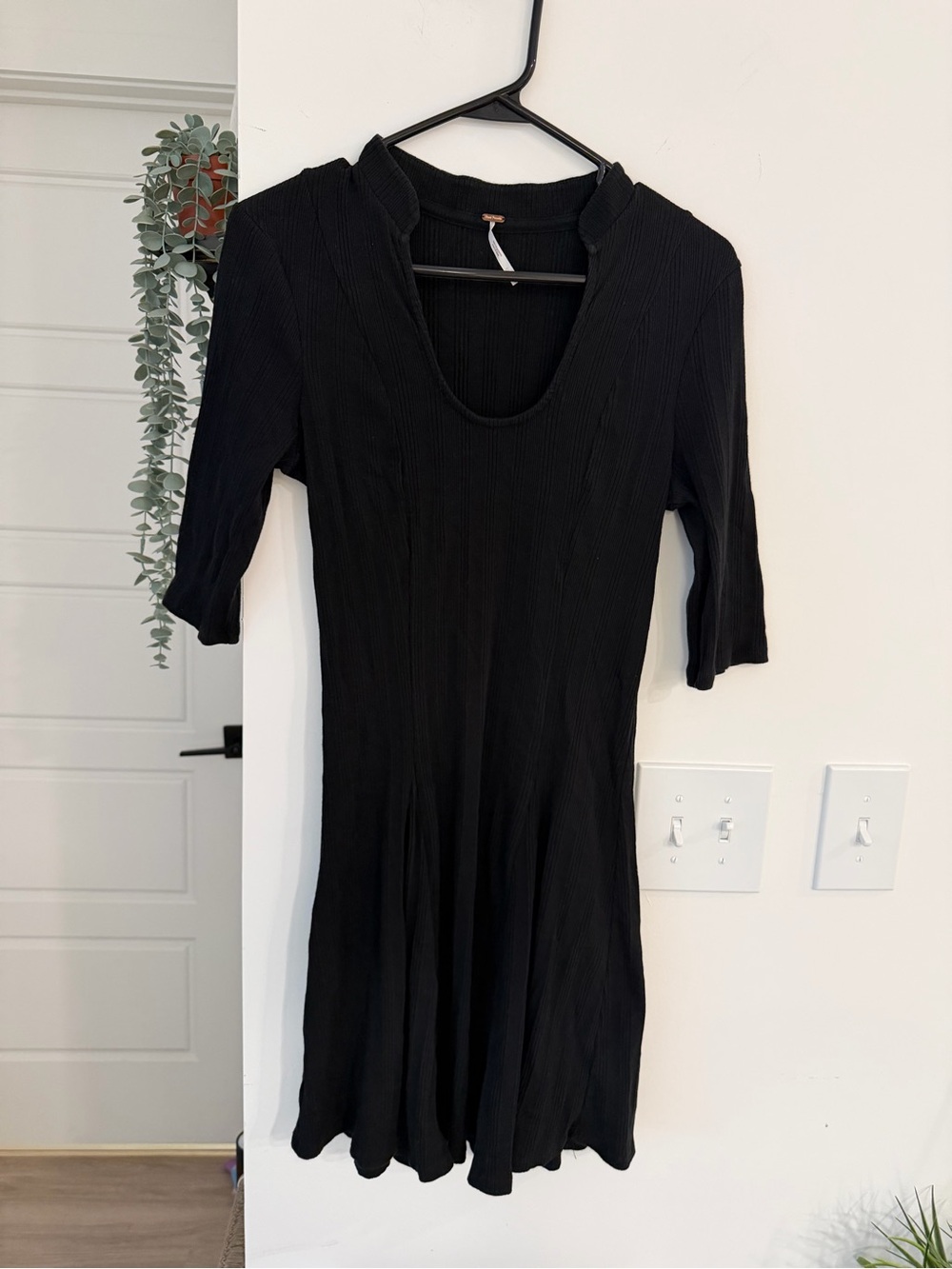 Free People Black Ribbed Knit Fit & Flare Scoop Neck Short Sleeve Dress L